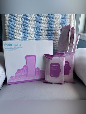 Frida Mom Postpartum Supplies Bundle - Padsickles, Cooling Pad Liners